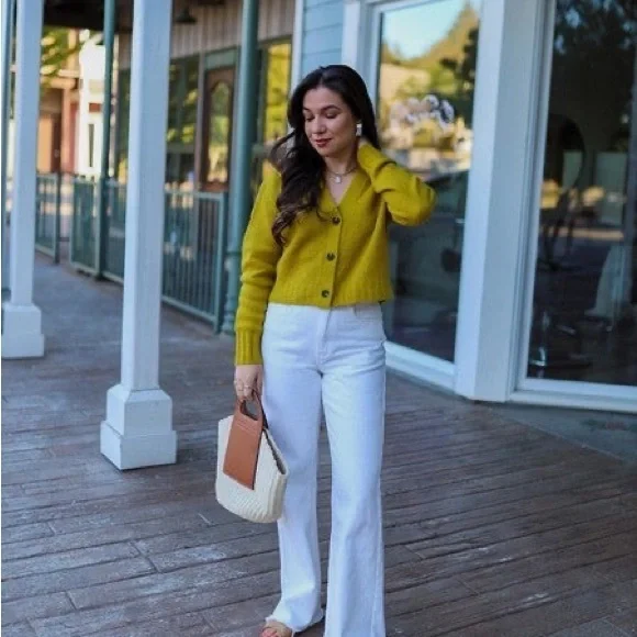 Everlane The Alpaca V Neck Cropped Cardigan - Picture 3 of 7